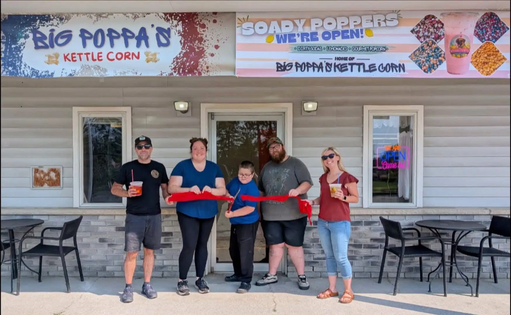 Soady Poppers grand-opening ribbon cutting